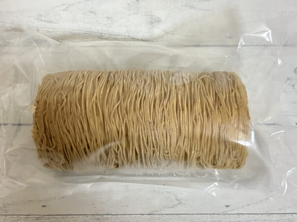 透明の袋に入った冷凍の栗真希