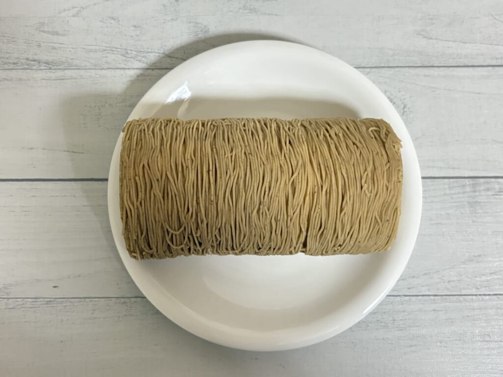 直径約19.7cmのお皿にのせた栗真希を真上から見たところ